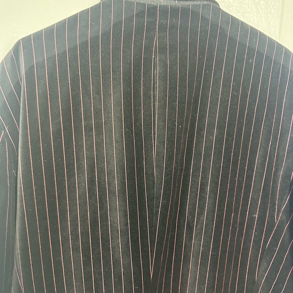 4 You Black With Red Pin Stripe Dehavilland Men’s Blazer Size Large EUC - Picture 8 of 9